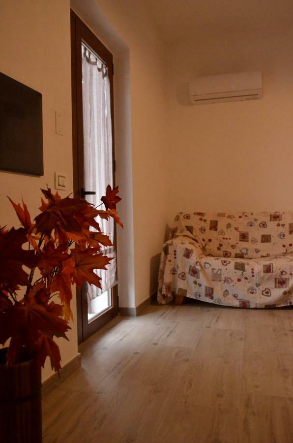 San Giovanni Suèrgiu Appartamento Vacanza Da Luisa מראה חיצוני תמונה